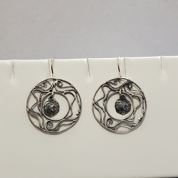 ⬇️Silpada 925 Silver Swirl Disc Dangle Earrings Vintage RARE ⬇️ - Picture 7 of 10